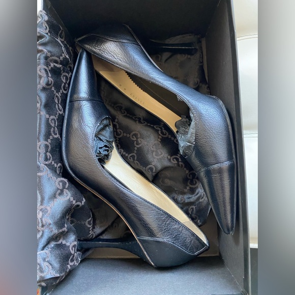 Gucci classic leather pumps. - Picture 11 of 13